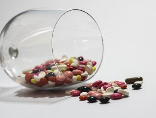 Kieliszki z tabletkami